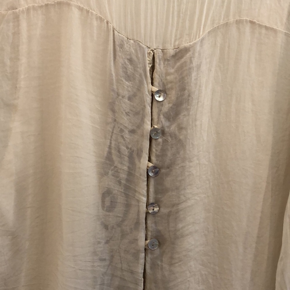 Pure silk poet blouse with lace insert and abalone buttons - Picture 4 of 15